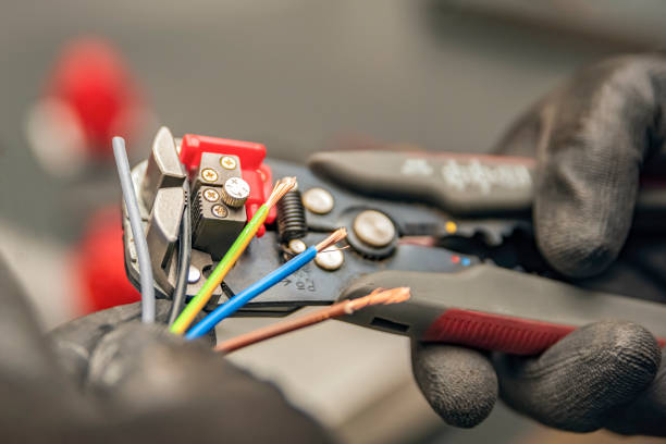 Best Emergency Electrical Repair  in Redwater, TX